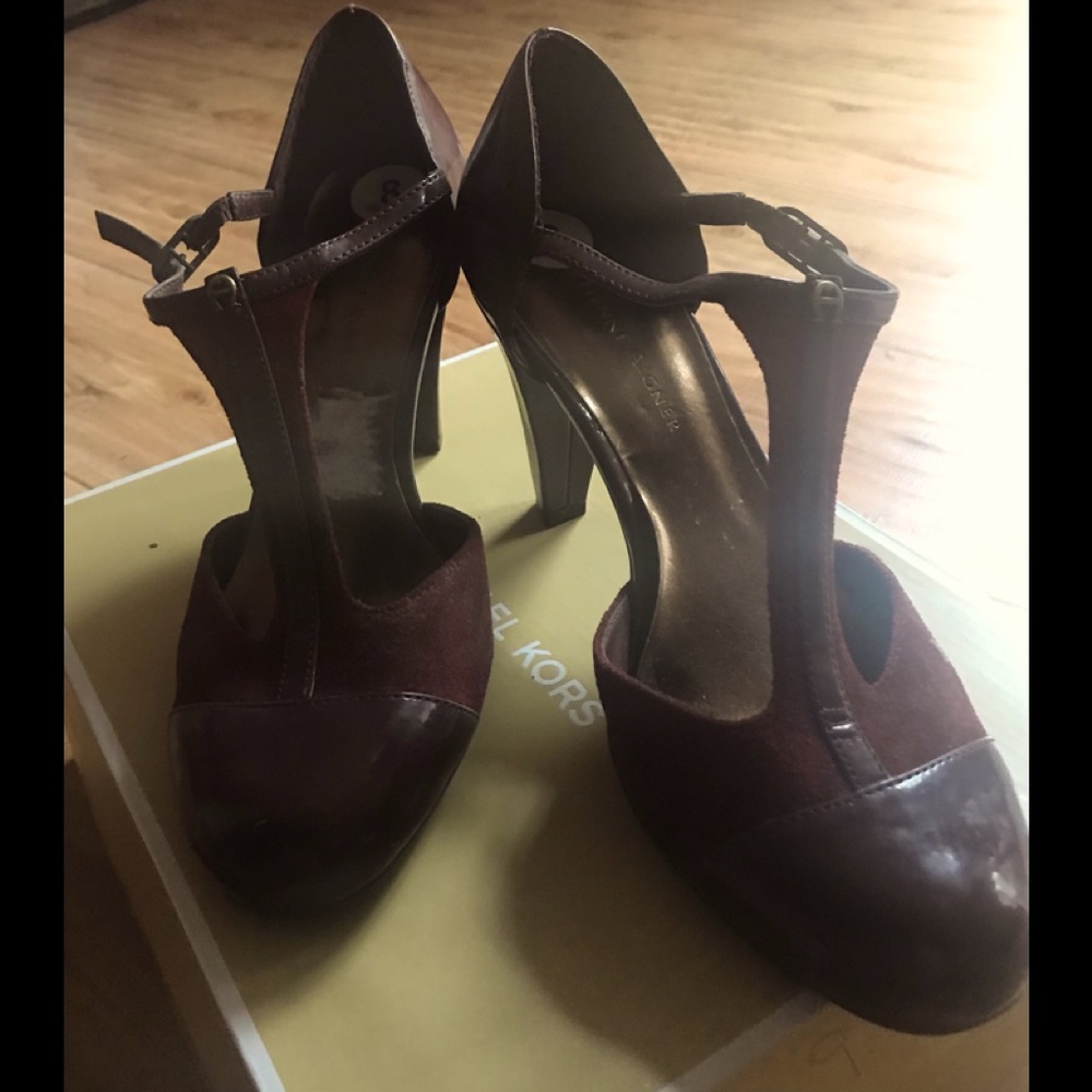 Etienne Aigner T strap Shoe Size 8